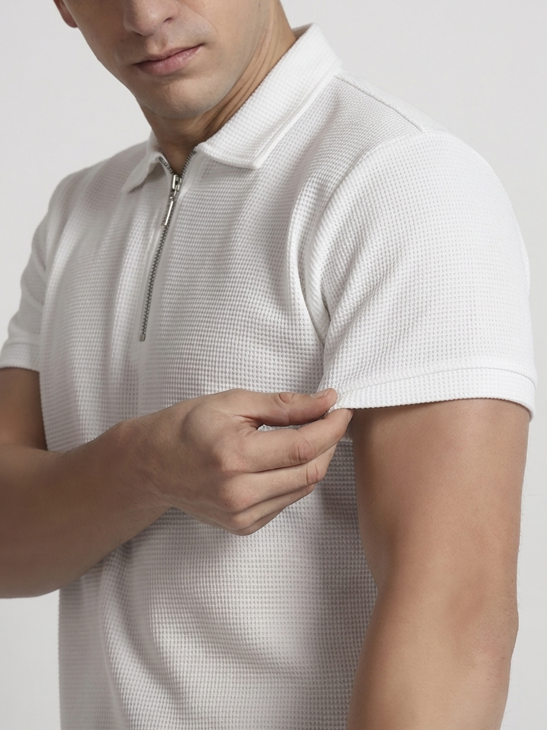 Rarebond Sentinel Men's White Textured Zip-Up Half Sleeves Polo T-Shirt